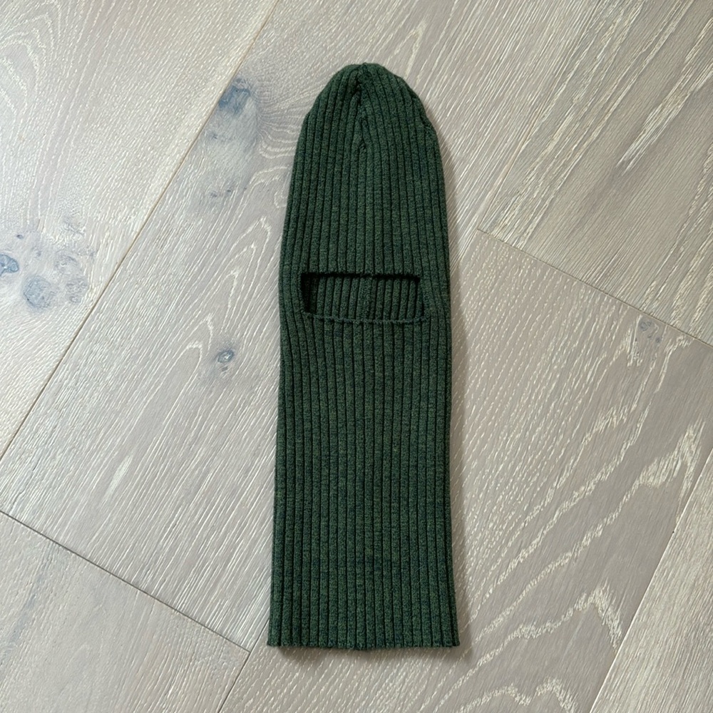 NWOT GIU GIU BAMBINA NONNA HELMET SKI MASK FLORA BLUR GREEN KNIT BALACLAVA